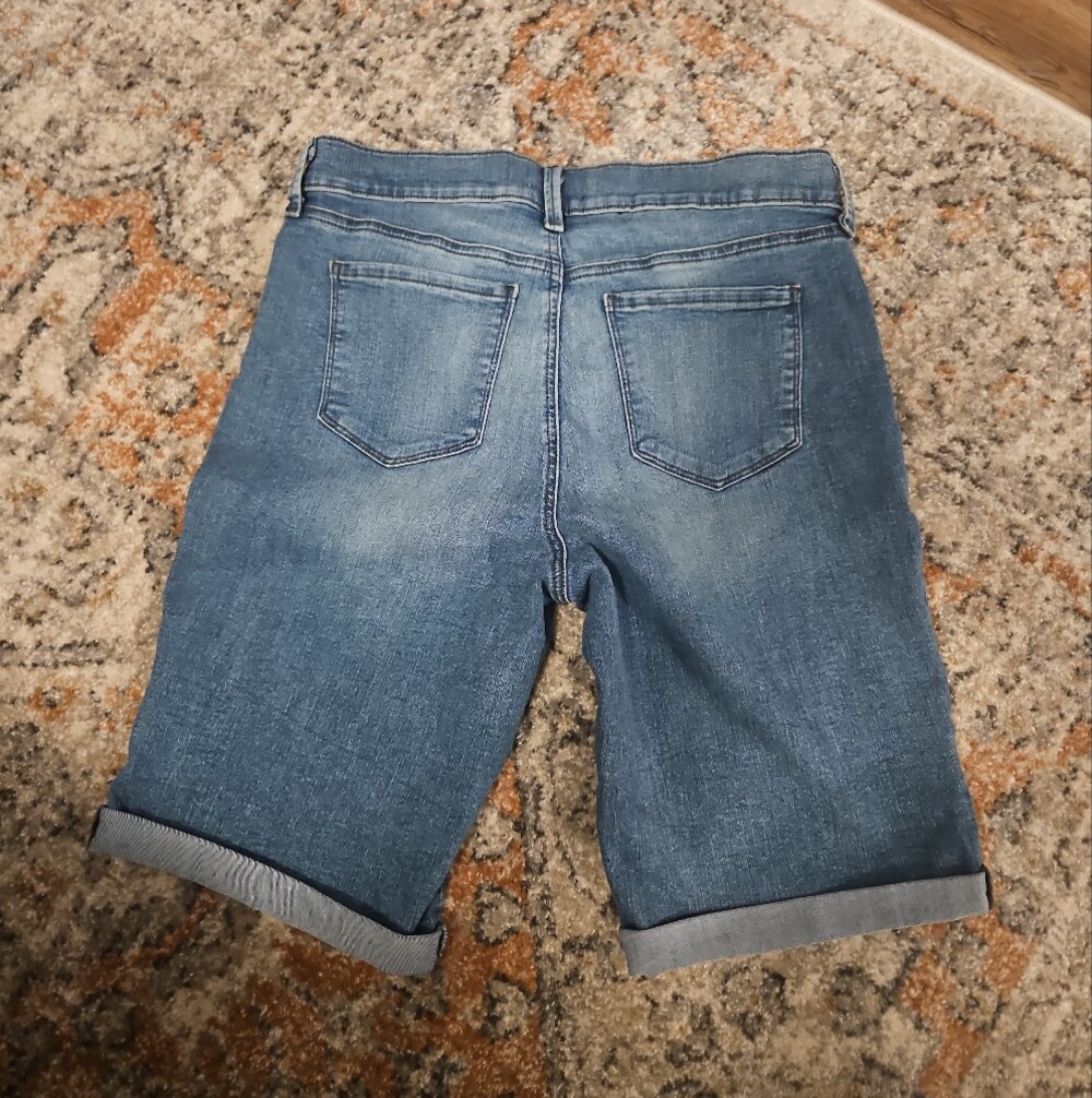 NYDJ Rolled-Cuff Denim Bermuda Shorts in Medium Blue - Picture 3 of 4